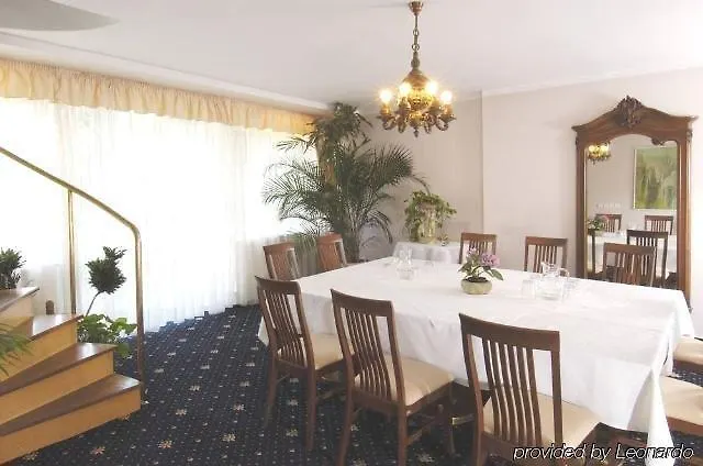 Vanicek Hotel Prague 4*,